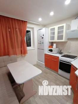 Студия квартира, посуточно, 33м2, 1/9 этаж