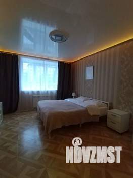 Студия квартира, посуточно, 35м2, 1/7 этаж