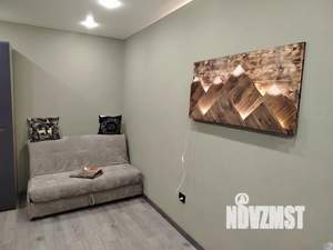 Студия квартира, посуточно, 35м2, 1/3 этаж