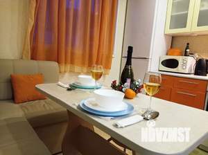 Студия квартира, посуточно, 33м2, 1/9 этаж