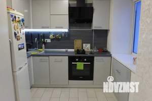 Студия квартира, посуточно, 33м2, 4/5 этаж