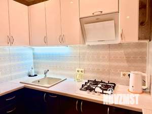 Студия квартира, посуточно, 30м2, 1/5 этаж