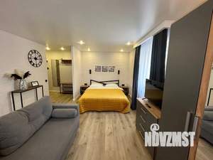 Студия квартира, посуточно, 32м2, 1/5 этаж