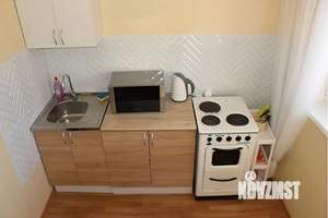 1-к квартира, посуточно, 35м2, 4/9 этаж