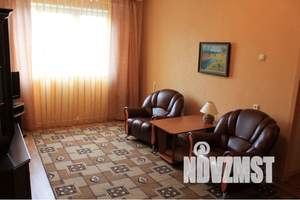 3-к квартира, посуточно, 74м2, 1/1 этаж