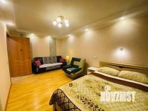 1-к квартира, посуточно, 32м2, 7/10 этаж