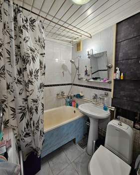 2-к квартира, вторичка, 42м2, 3/5 этаж
