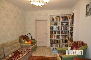 2-к квартира, вторичка, 60м2, 1/4 этаж
