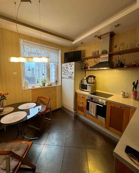 3-к квартира, вторичка, 74м2, 9/9 этаж