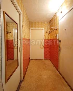 2-к квартира, вторичка, 46м2, 1/9 этаж