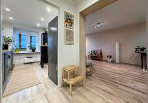 2-к квартира, вторичка, 58м2, 10/11 этаж