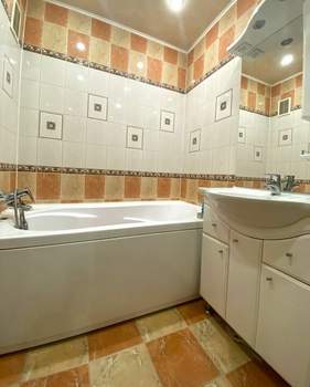 3-к квартира, вторичка, 74м2, 2/10 этаж
