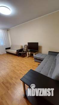 2-к квартира, вторичка, 58м2, 1/10 этаж