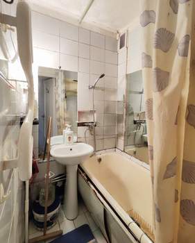 3-к квартира, вторичка, 62м2, 1/5 этаж