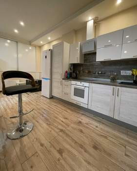 2-к квартира, вторичка, 54м2, 1/3 этаж