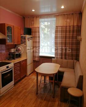 2-к квартира, вторичка, 56м2, 1/5 этаж