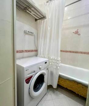 2-к квартира, вторичка, 58м2, 1/9 этаж