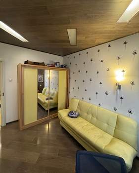 3-к квартира, вторичка, 74м2, 9/9 этаж