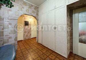 2-к квартира, вторичка, 57м2, 1/9 этаж