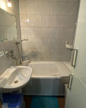 2-к квартира, вторичка, 43м2, 1/9 этаж