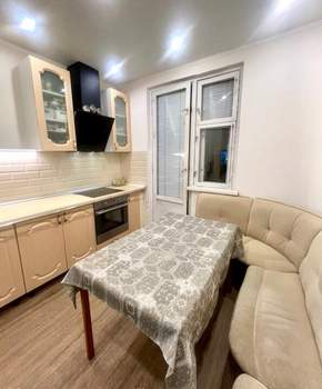 2-к квартира, вторичка, 58м2, 1/9 этаж