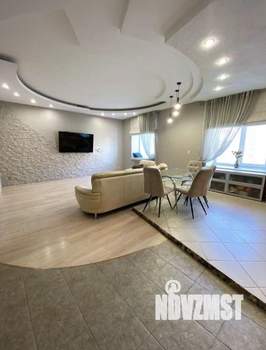 3-к квартира, вторичка, 106м2, 2/7 этаж